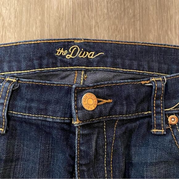 Old Navy Diva Jeans Medium Was Size 8 Short - Picture 2 of 5